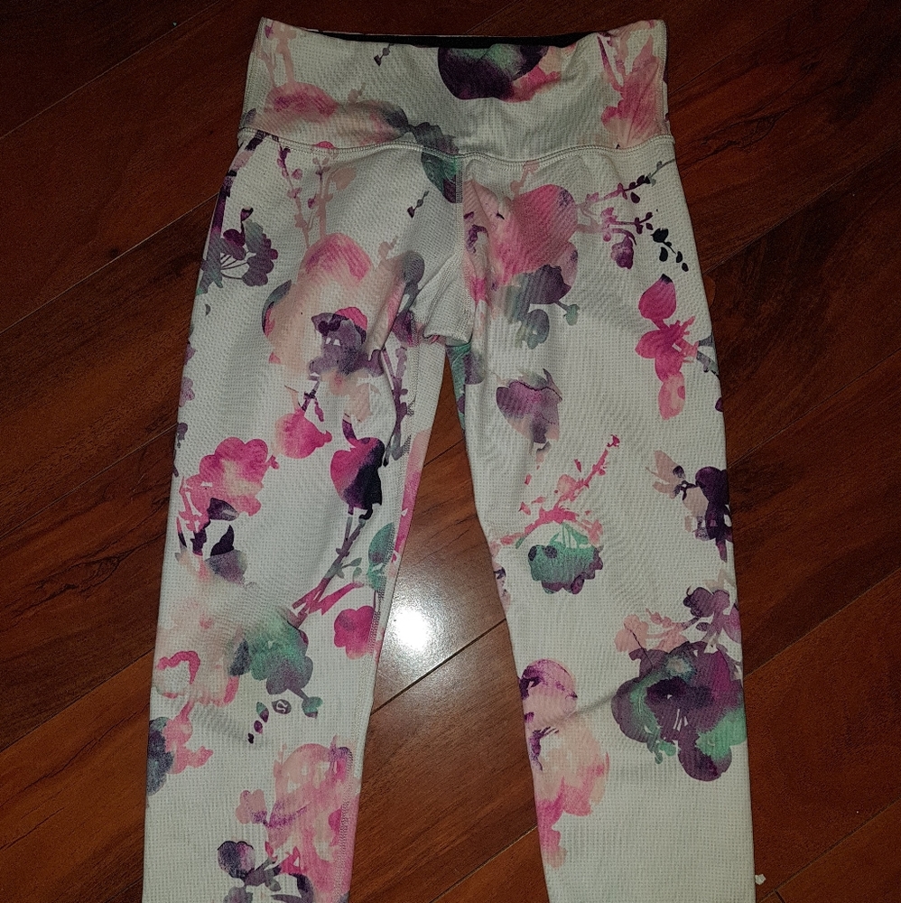 Lululemon Blurred Blossom Wunder Under Crops